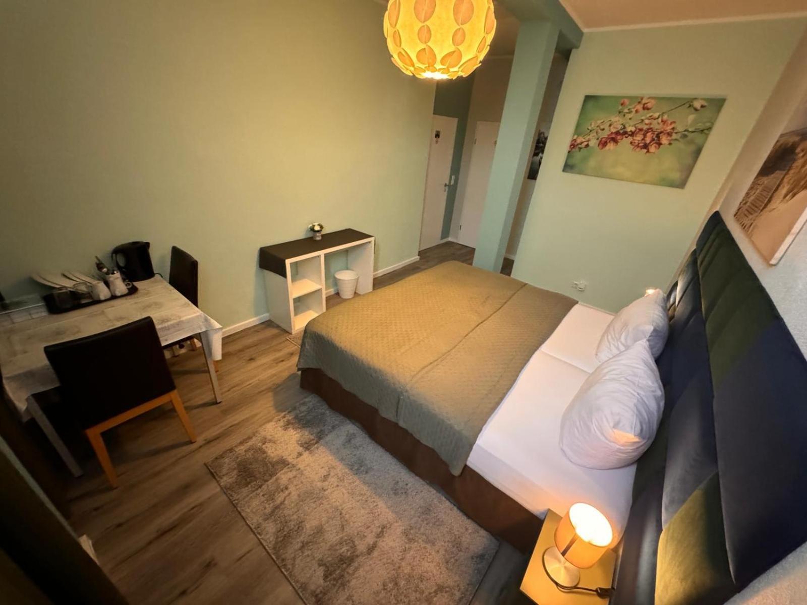 F-F Haus Monteuren Unterkunft Neuhausen auf den Fildern Exterior photo